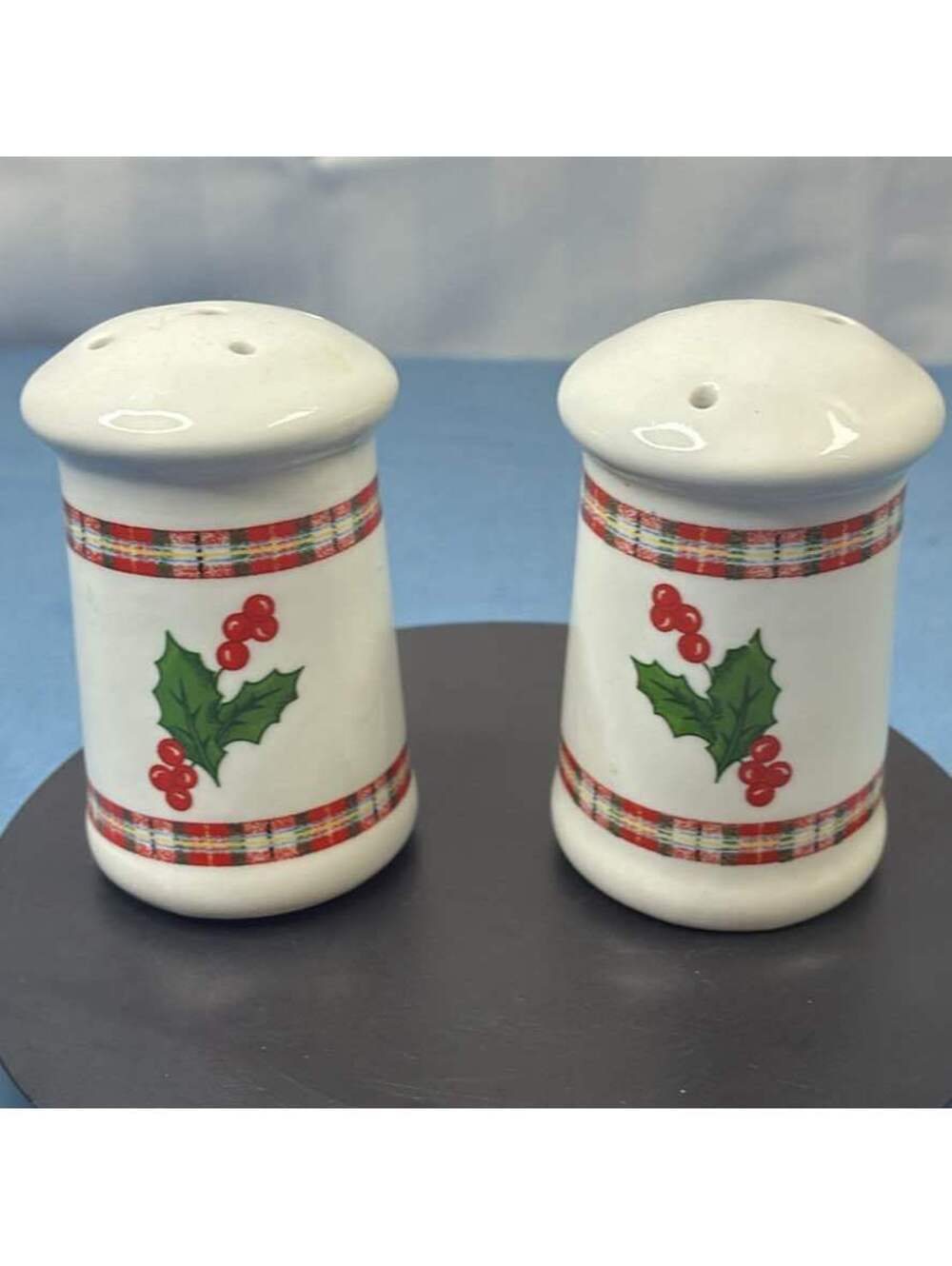 Essential Home Christmas 2005 Salt and Pepper Shakers